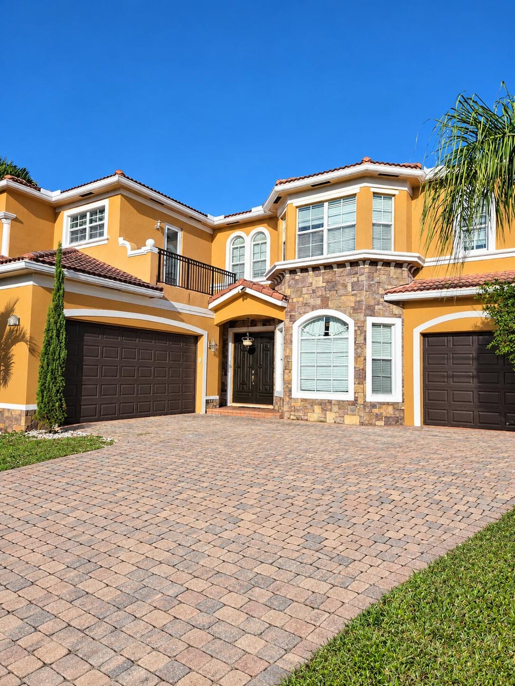Photo of 8764 COBBLESTONE POINT Circle, Boynton Beach, FL 33472 (MLS # B26088014)