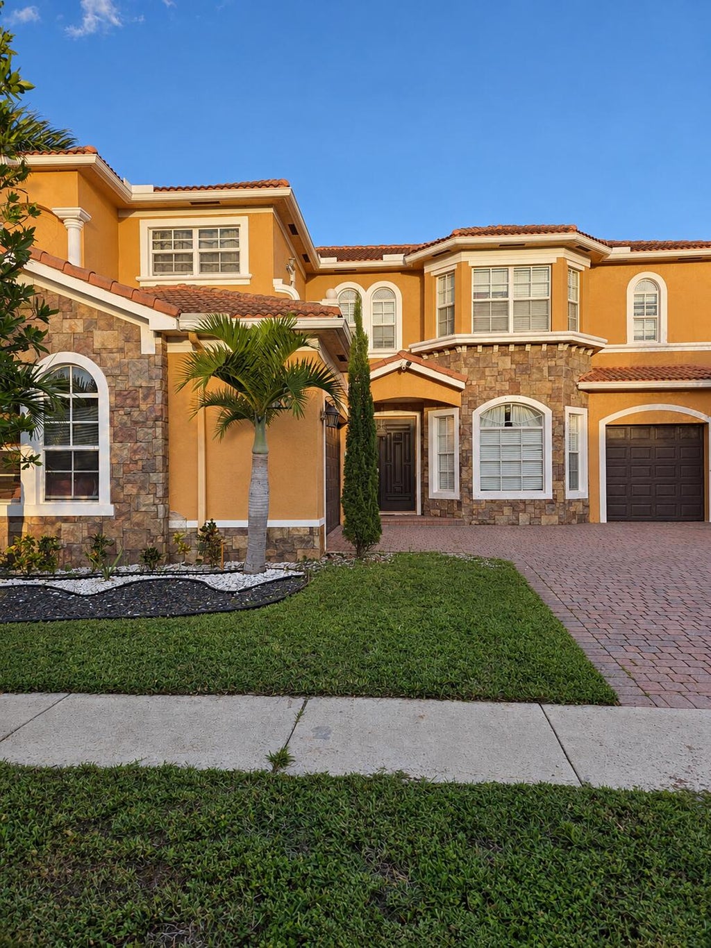Photo of 8764 COBBLESTONE POINT Circle, Boynton Beach, FL 33472 (MLS # B26088014)