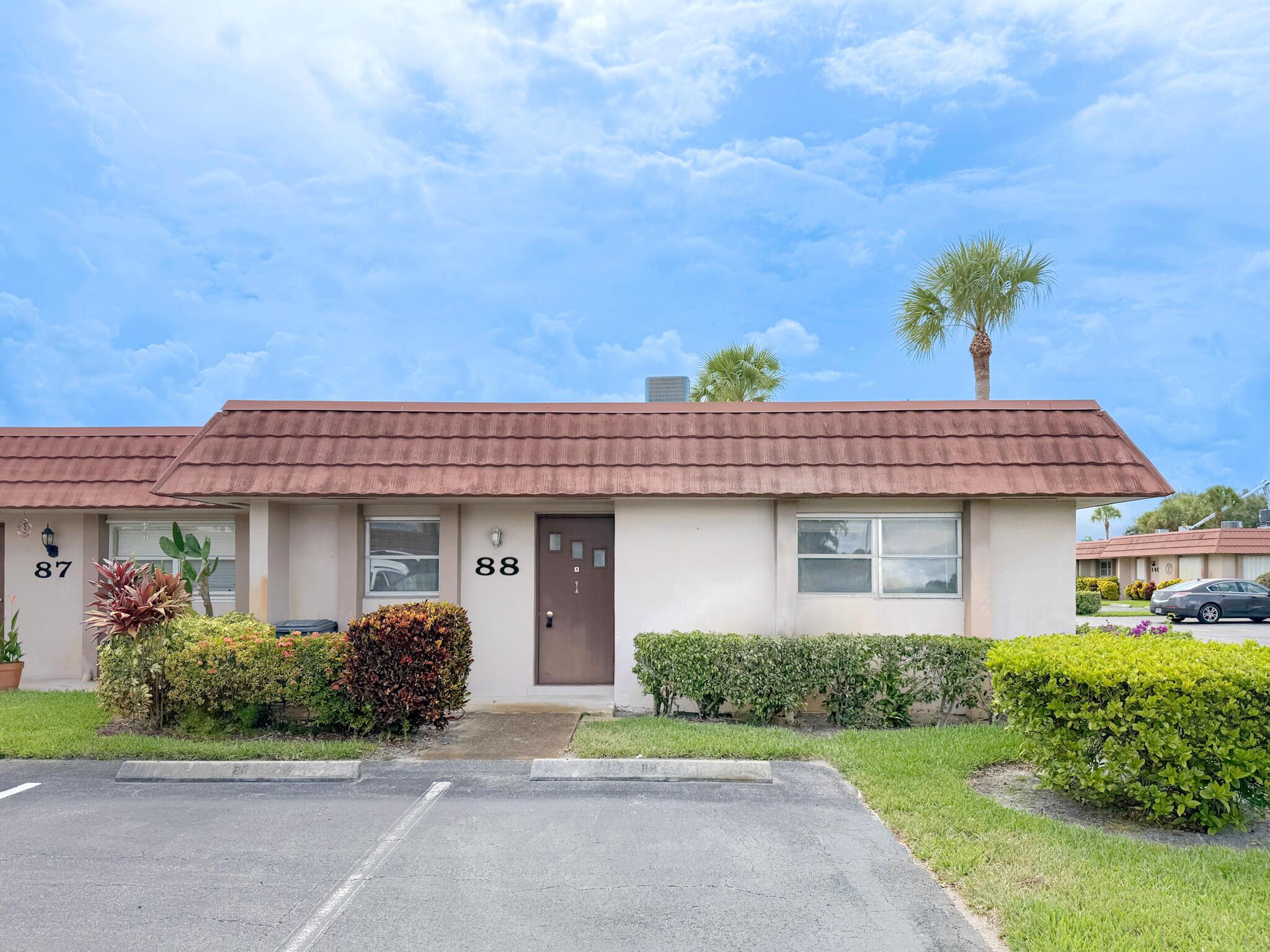 CRESTHAVEN CONDO TOWNHOME - Residential