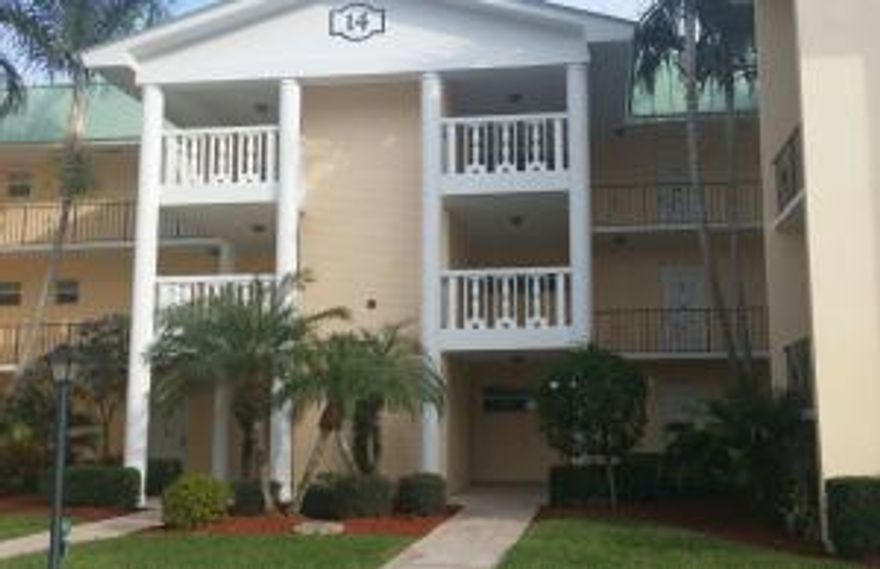 GREAT INTRACOASTAL COMMUNITY, TILED THRU OUT, UPDATED KITCHEN, FIRST FLOOR IN ELEVATOR BLDG,CONVENIENT TO CLUBHOUSE AND POOL, POPCORN REMOVED FROM CEILING,NEW KITCHEN, COMES FURNISHED MINUS PERSONAL ITEMS- PLEASE ASK FOR LIST! OWNERS WILL BE LEAVING MID- MARCH FOR CLOSING DATE. THIS BEAUTY IS READY FOR YOU- CLEAN, CLEAN AND GREAT LOCATION! SIT BACK AND ENJOY FLORIDA LIVING AT ITS FINEST.
THE COUCH IN THE LIVING ROOM OPENS TO SLEEPER ALSO THE FUTON ON PORCH IS ANOTHER SLEEPING OPTION