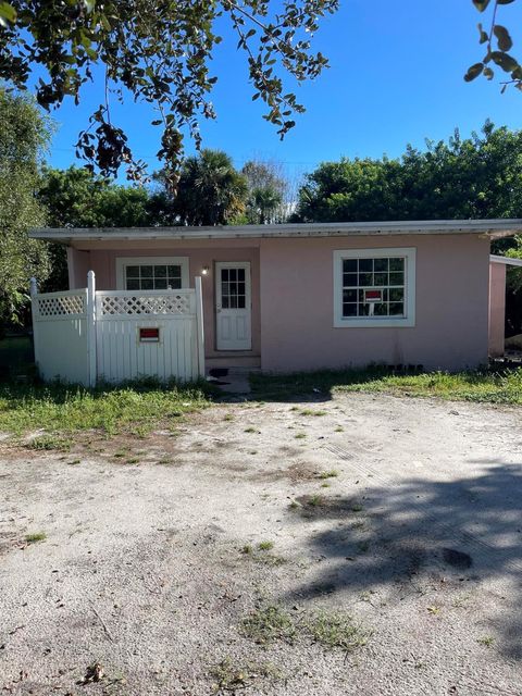 Photo of 1704 Angle Road, Fort Pierce, FL 34947 (MLS # R10921496)