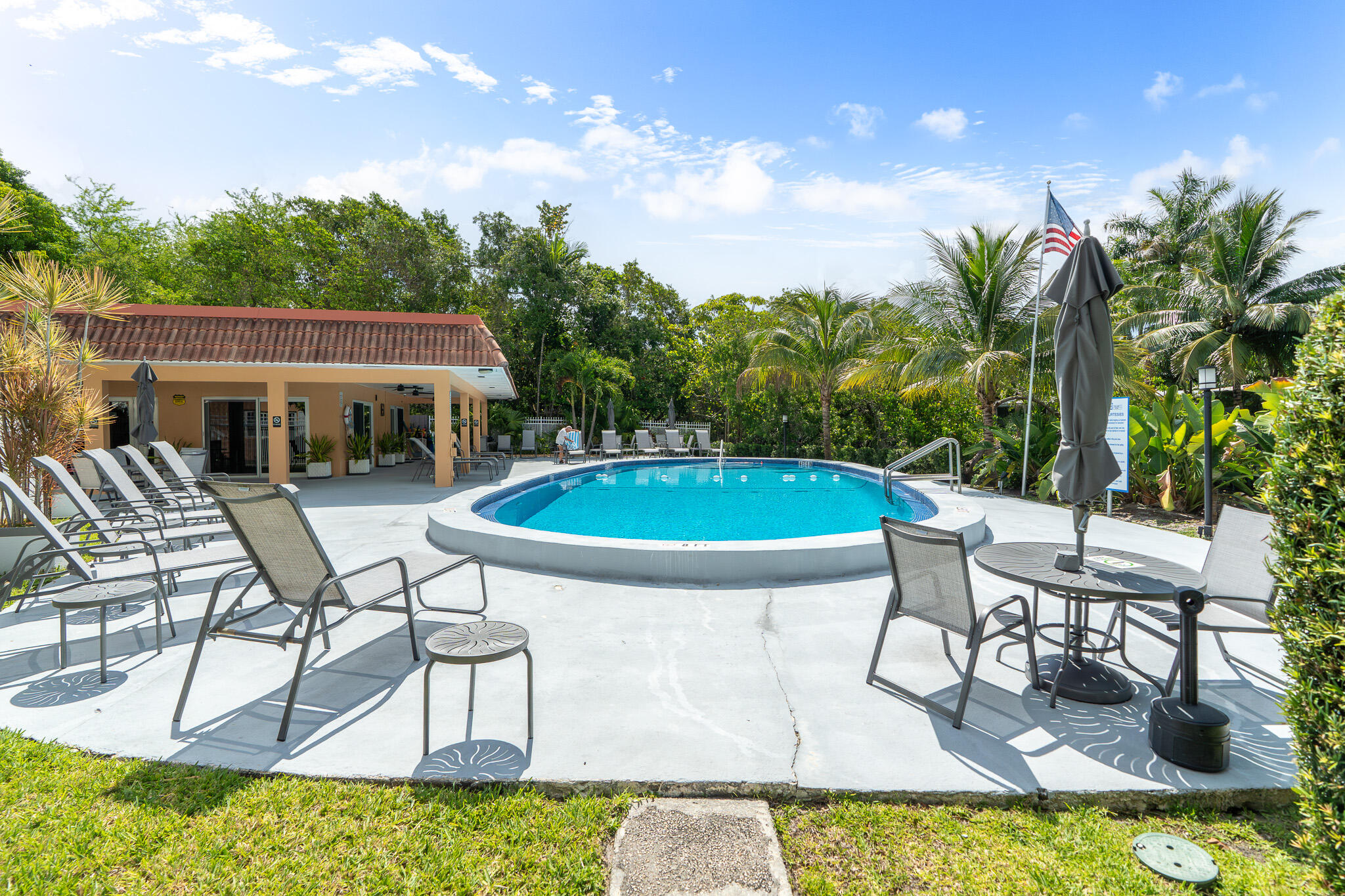MANOR GROVE VILLAGE FOUR CONDO - Residential