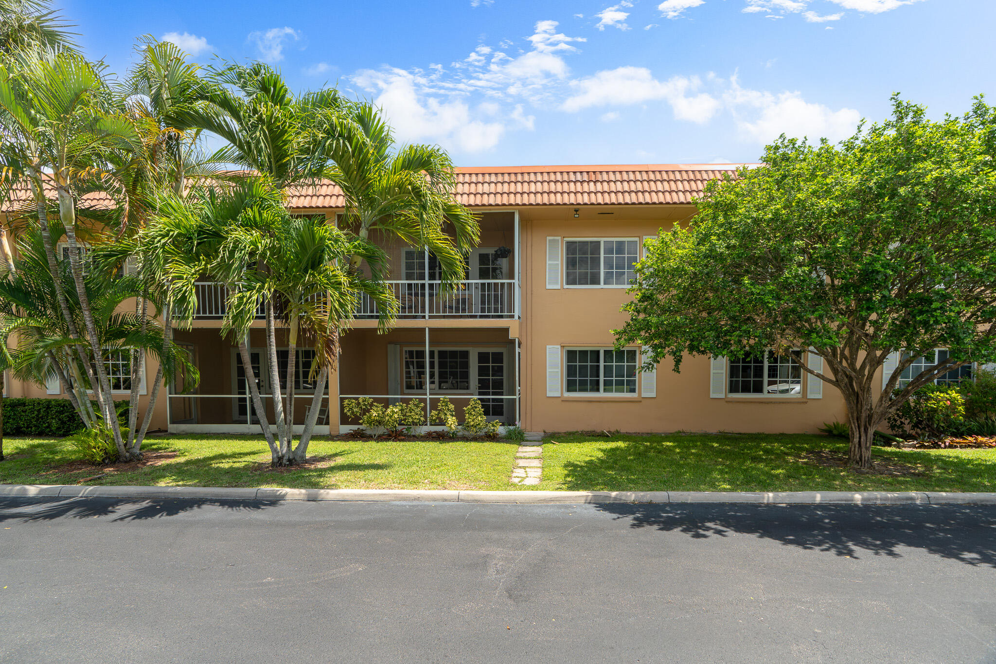 MANOR GROVE VILLAGE FOUR CONDO - Residential