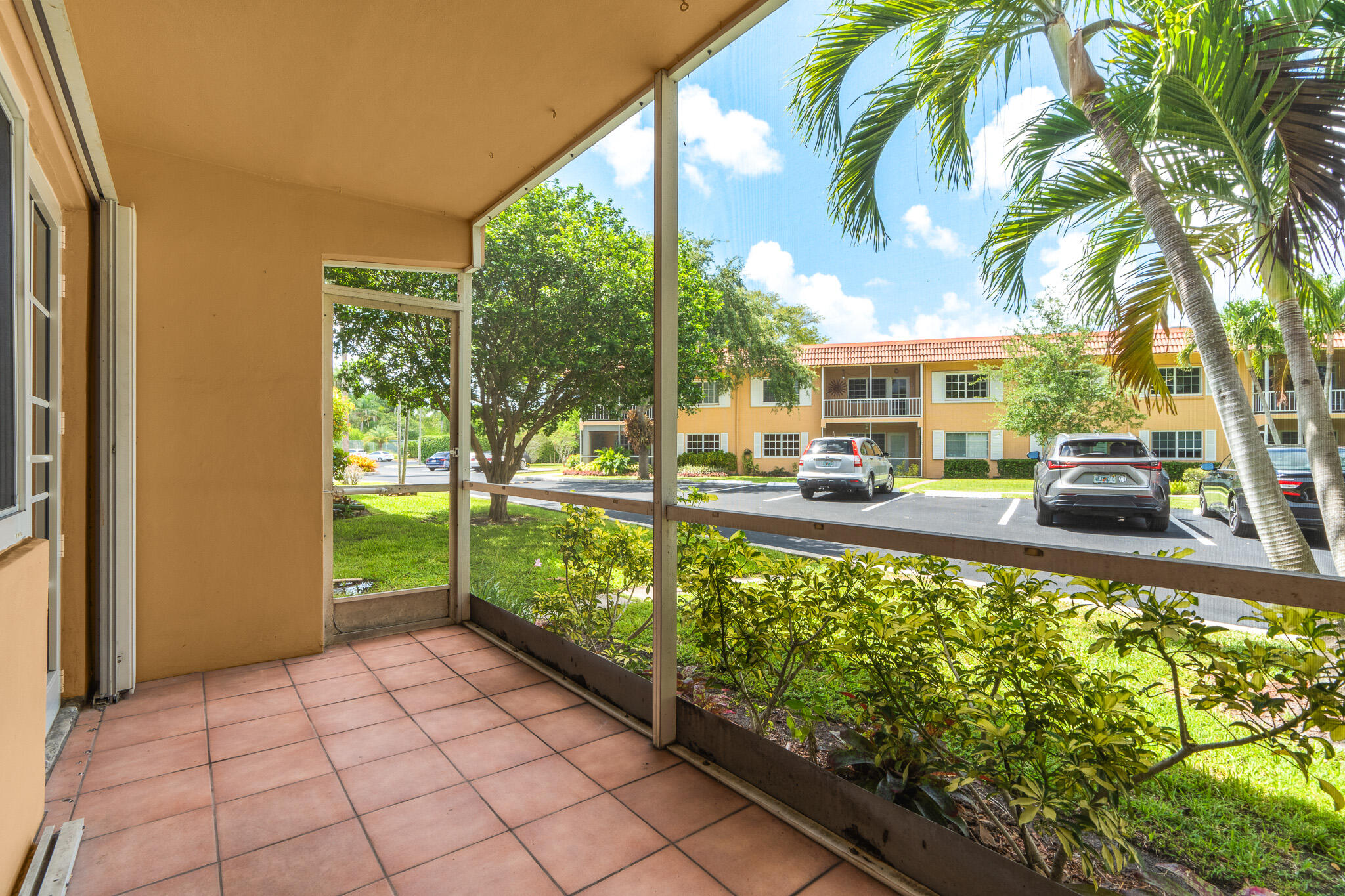 MANOR GROVE VILLAGE FOUR CONDO - Residential