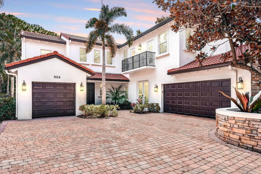 Photo of 904 Mill Creek Drive, Palm Beach Gardens, FL 33410 (MLS # R10964245)