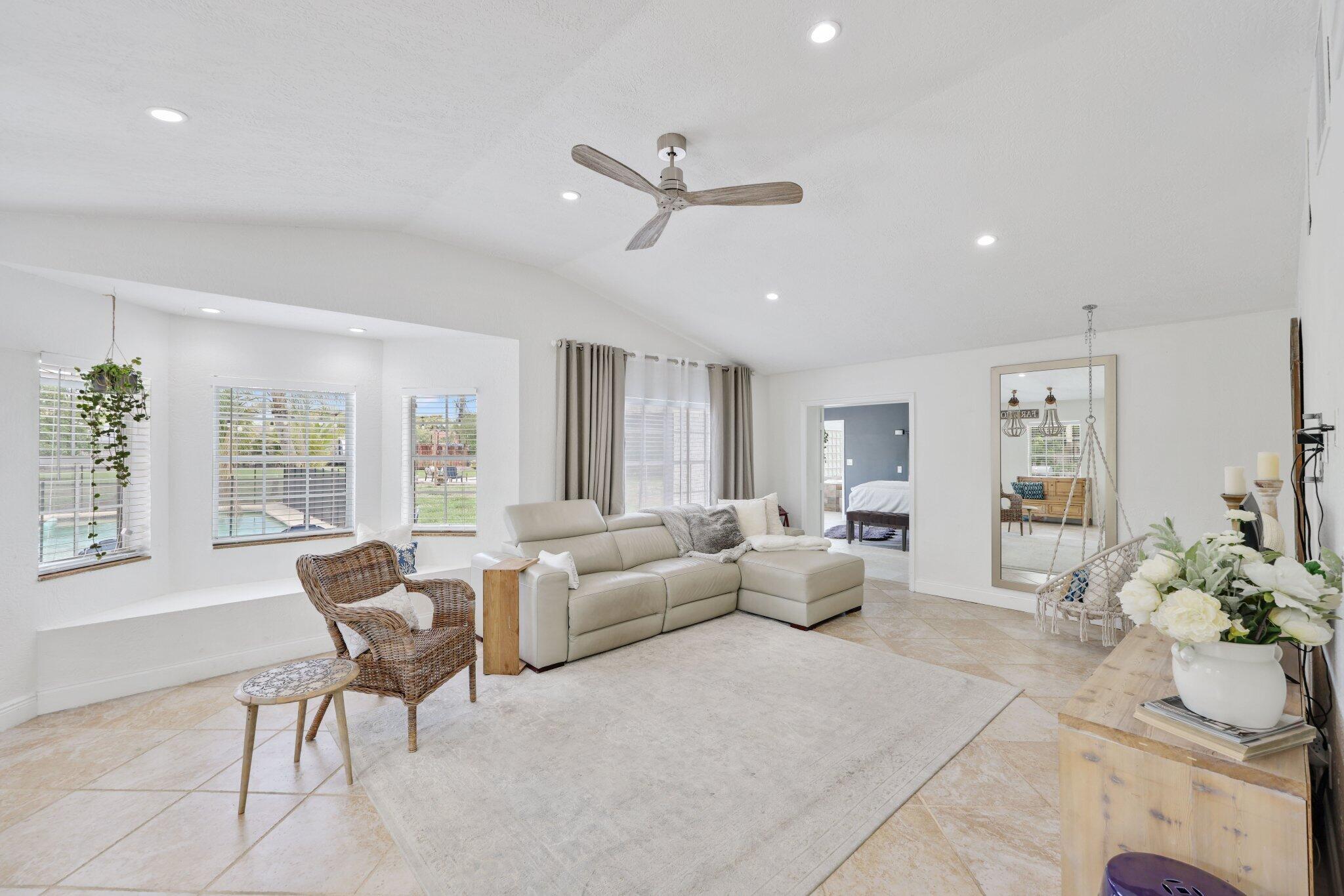 PALM BEACH FARMS CO 3 - Residential