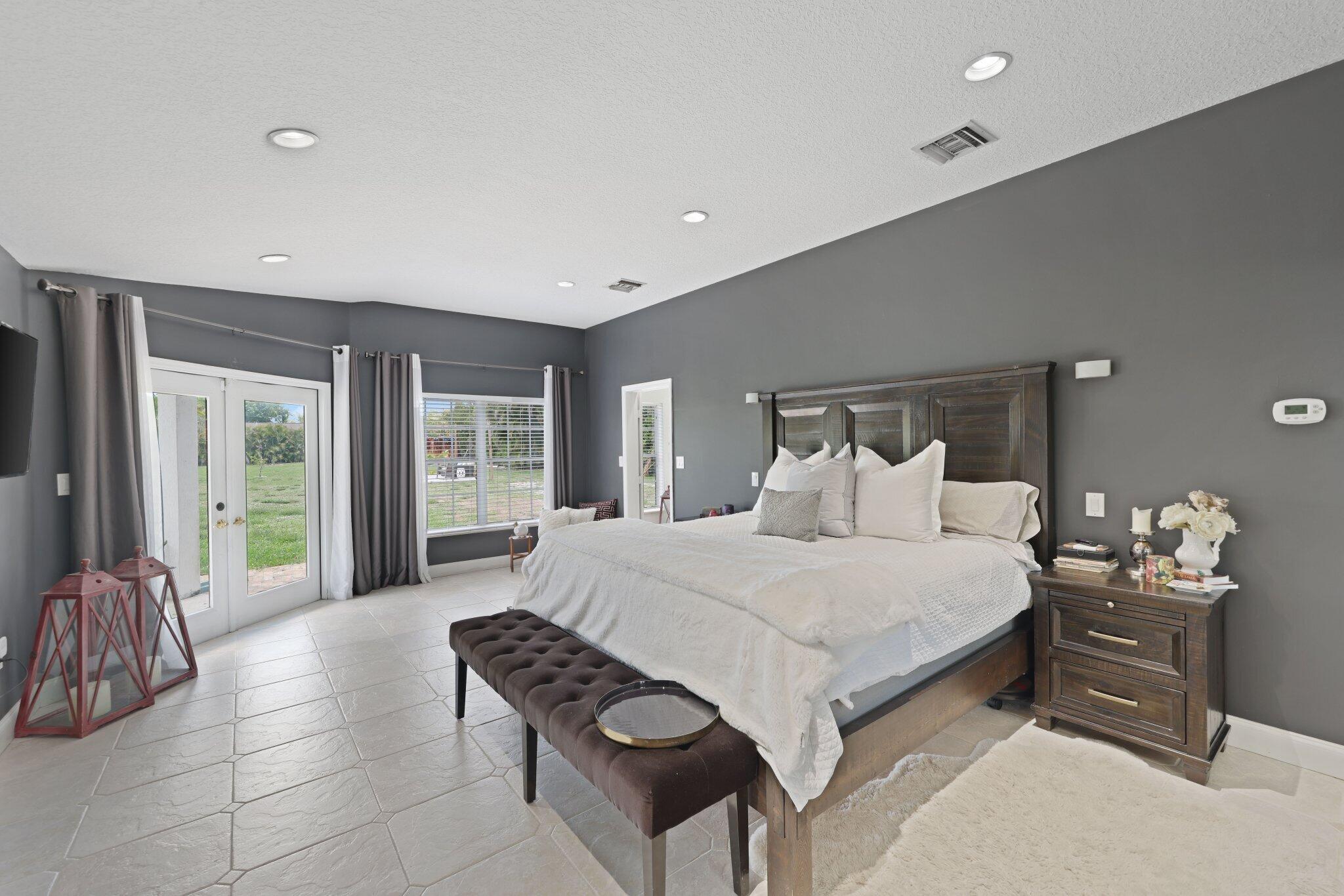 PALM BEACH FARMS CO 3 - Residential