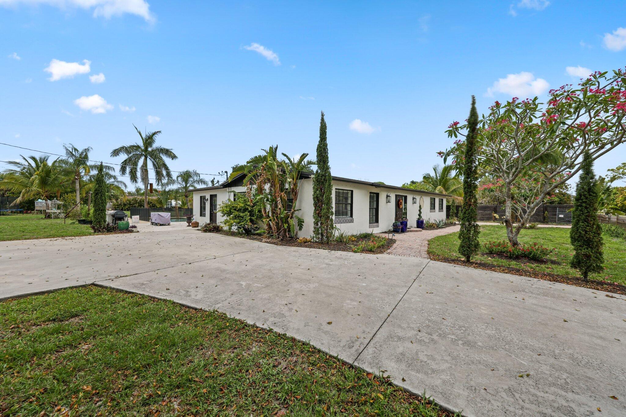 PALM BEACH FARMS CO 3 - Residential