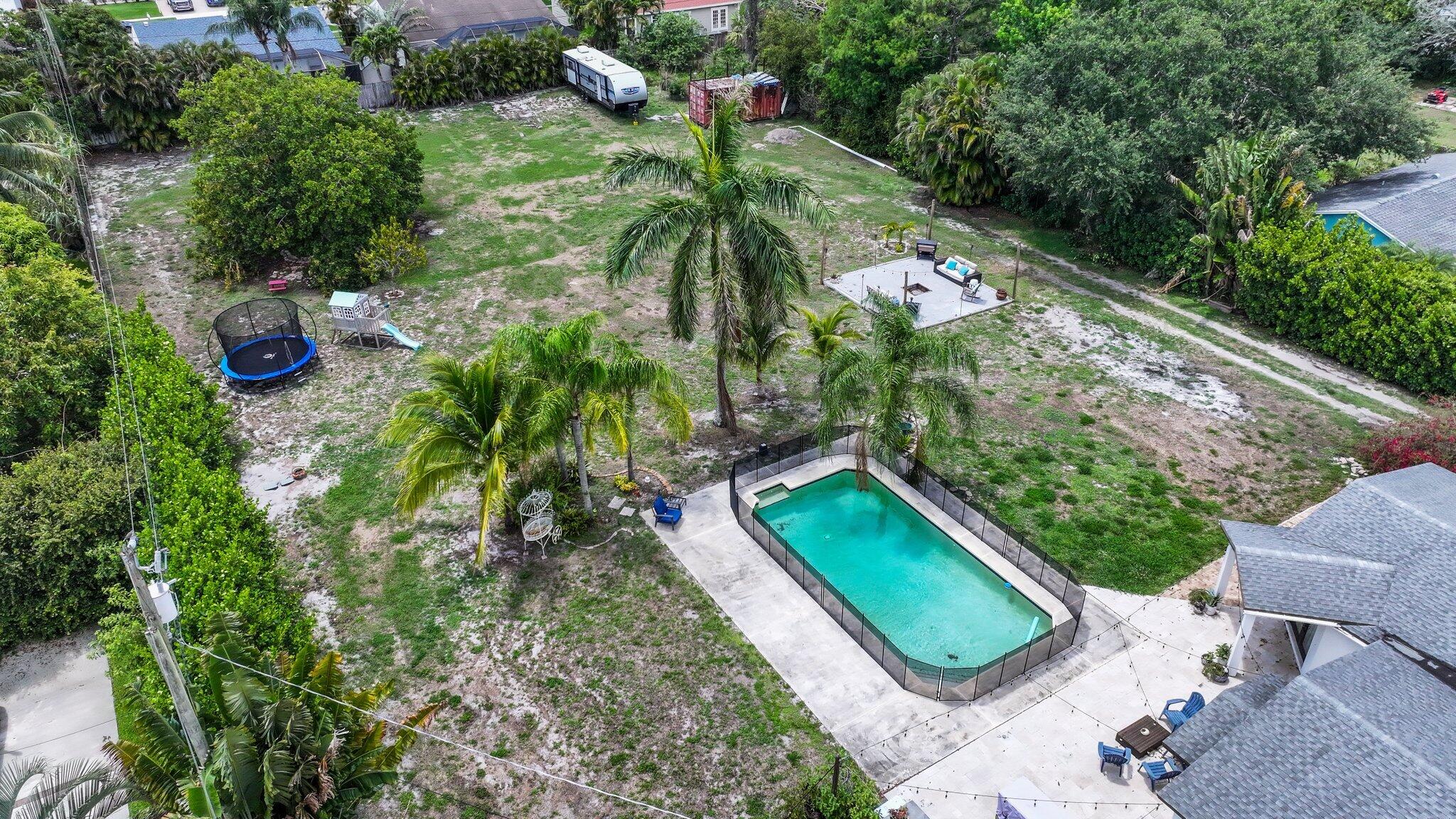 PALM BEACH FARMS CO 3 - Residential