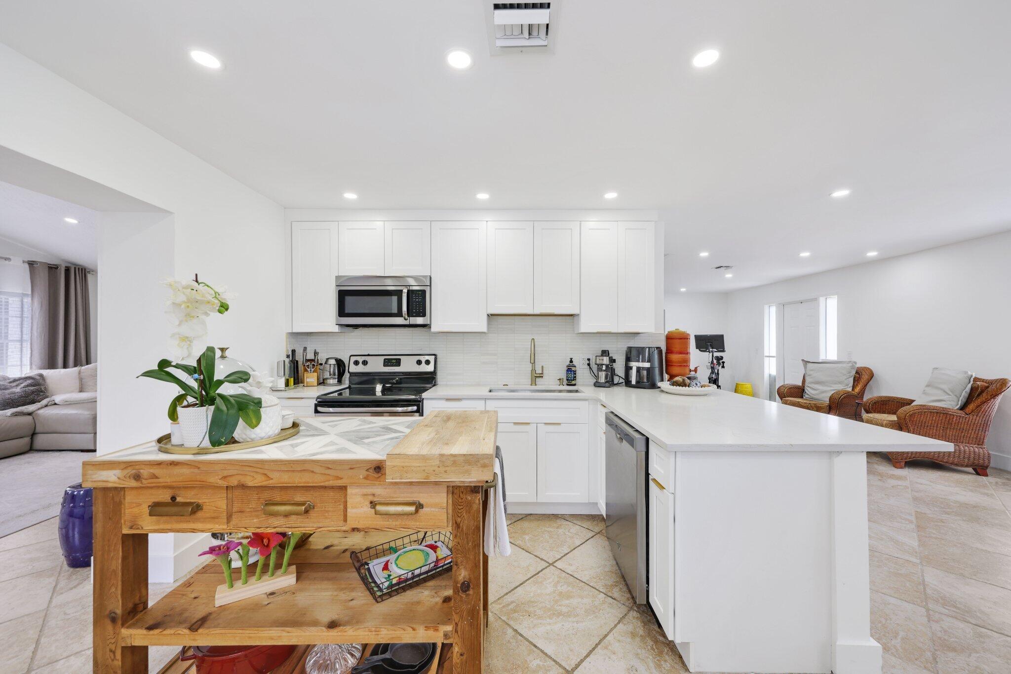 PALM BEACH FARMS CO 3 - Residential