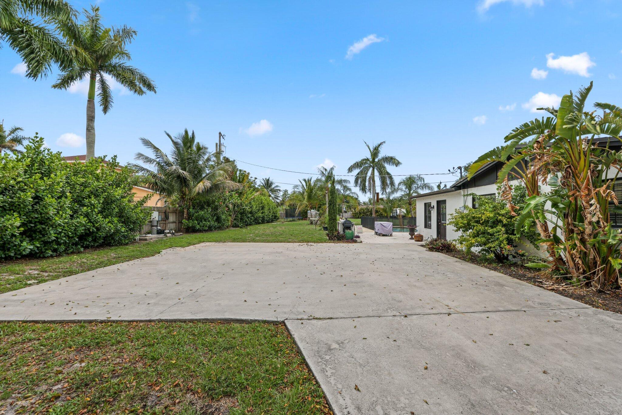 PALM BEACH FARMS CO 3 - Residential