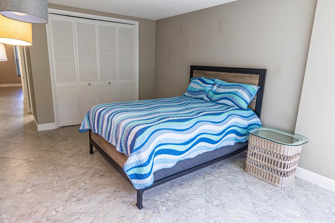 LANDMARK AT HILLSBORO CONDO - Residential