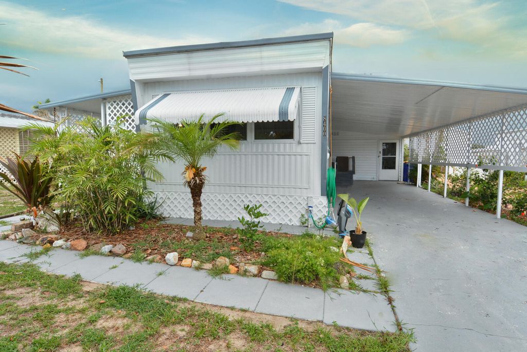 Photo of 8400 SE Eagle Avenue, Hobe Sound, FL 33455 (MLS # B26032462)