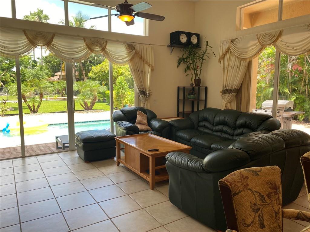 Mariners Cove Of Eagle La - Residential