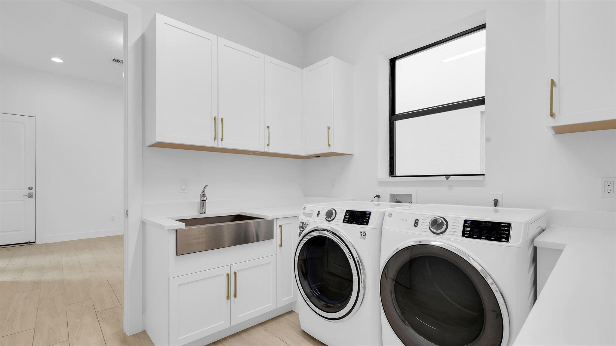 ALTON NEIGHBORHOOD - Residential