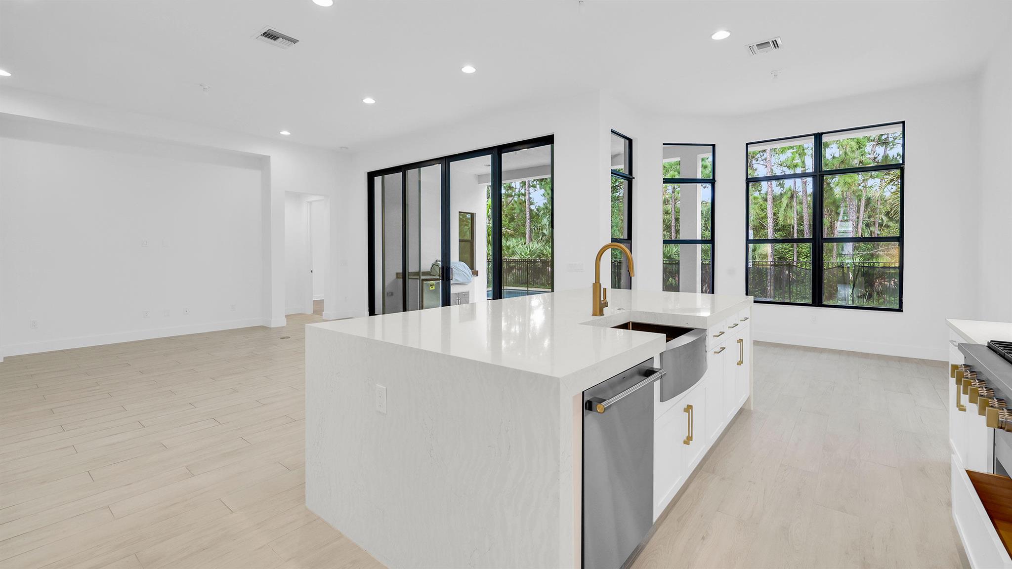 ALTON NEIGHBORHOOD - Residential