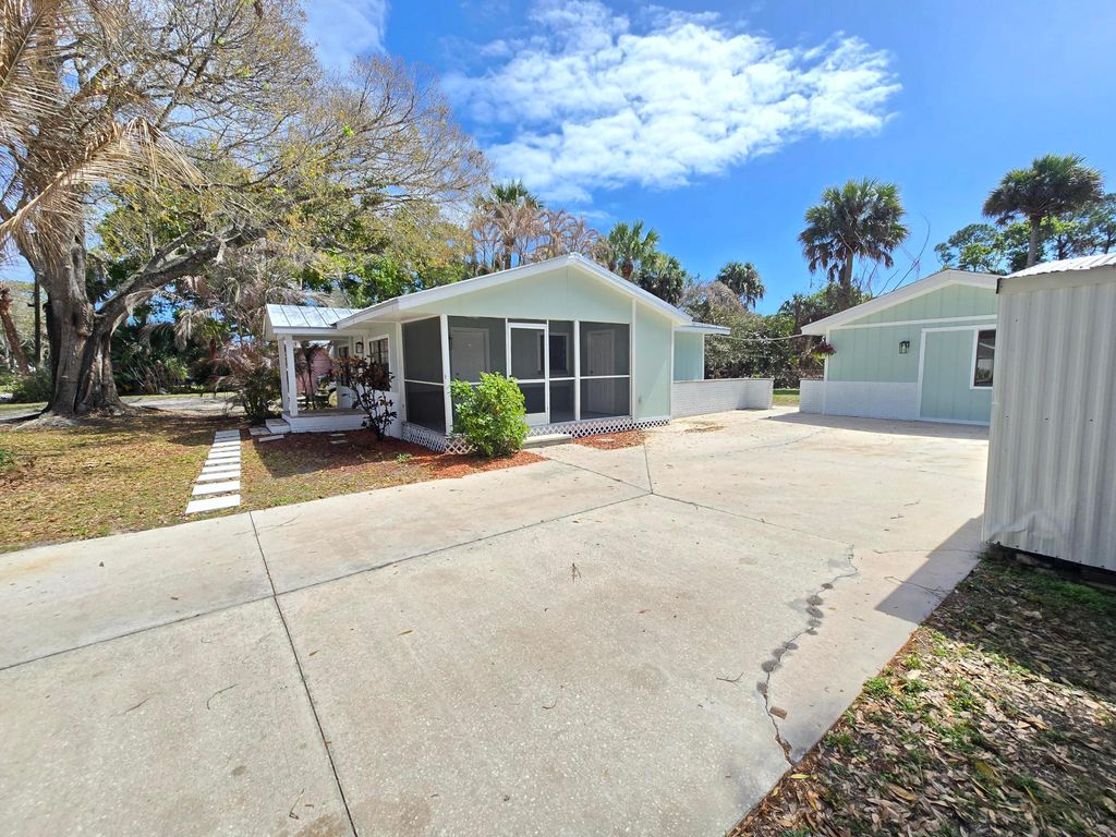 Photo of 1955 10th Place, Vero Beach, FL 32960 (MLS # R11169519)