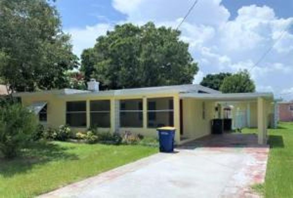 Photo of 2003 Sunrise Boulevard, Fort Pierce, FL 34950 (MLS # R10823188)