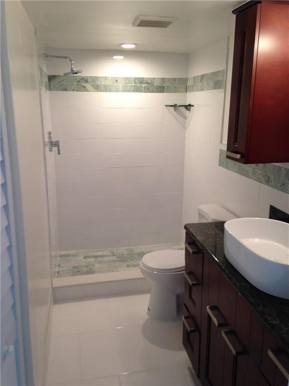 WYNMOOR COUNTRY CLUB - Residential