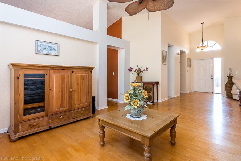 SIENA OAKS - Residential