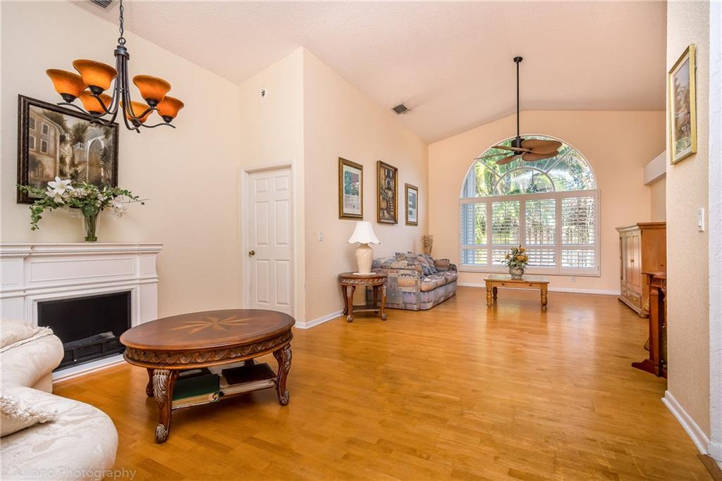 SIENA OAKS - Residential