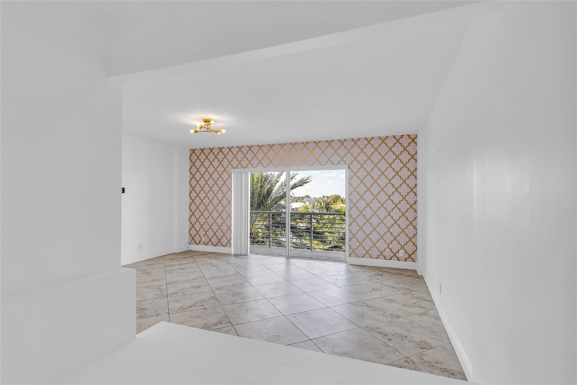 Lauderdale Tower - Residential