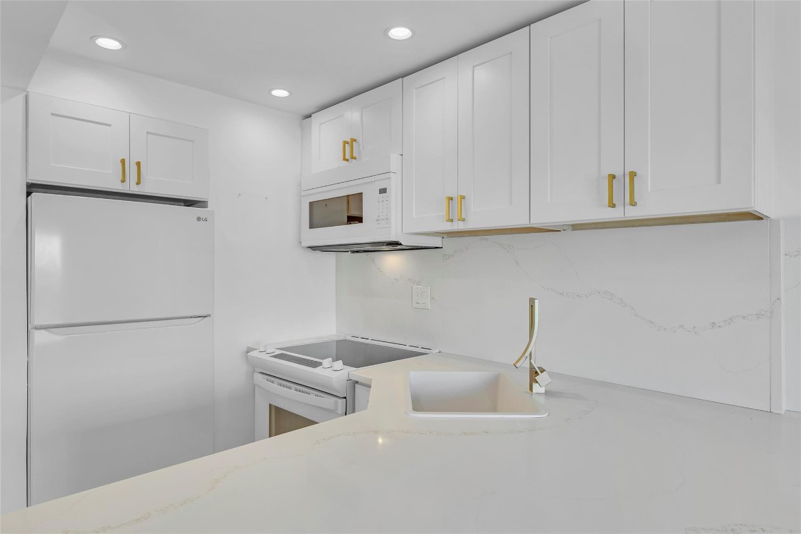 Lauderdale Tower - Residential