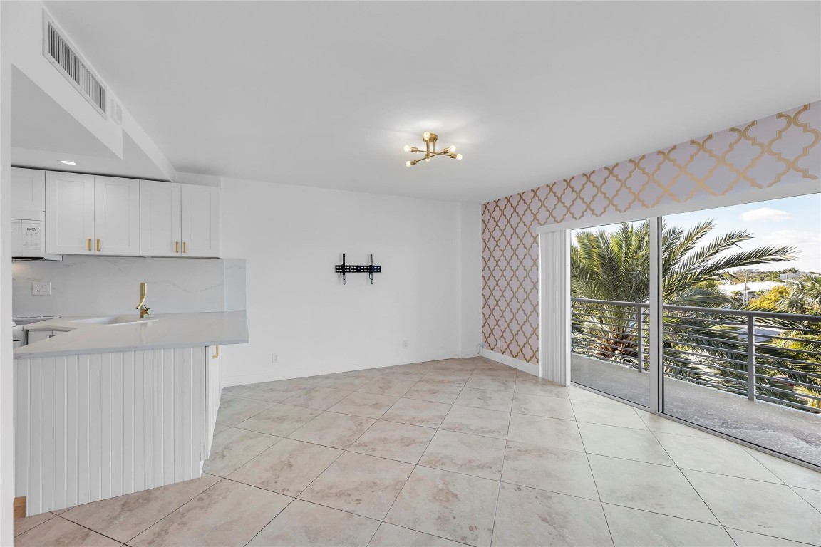 Lauderdale Tower - Residential