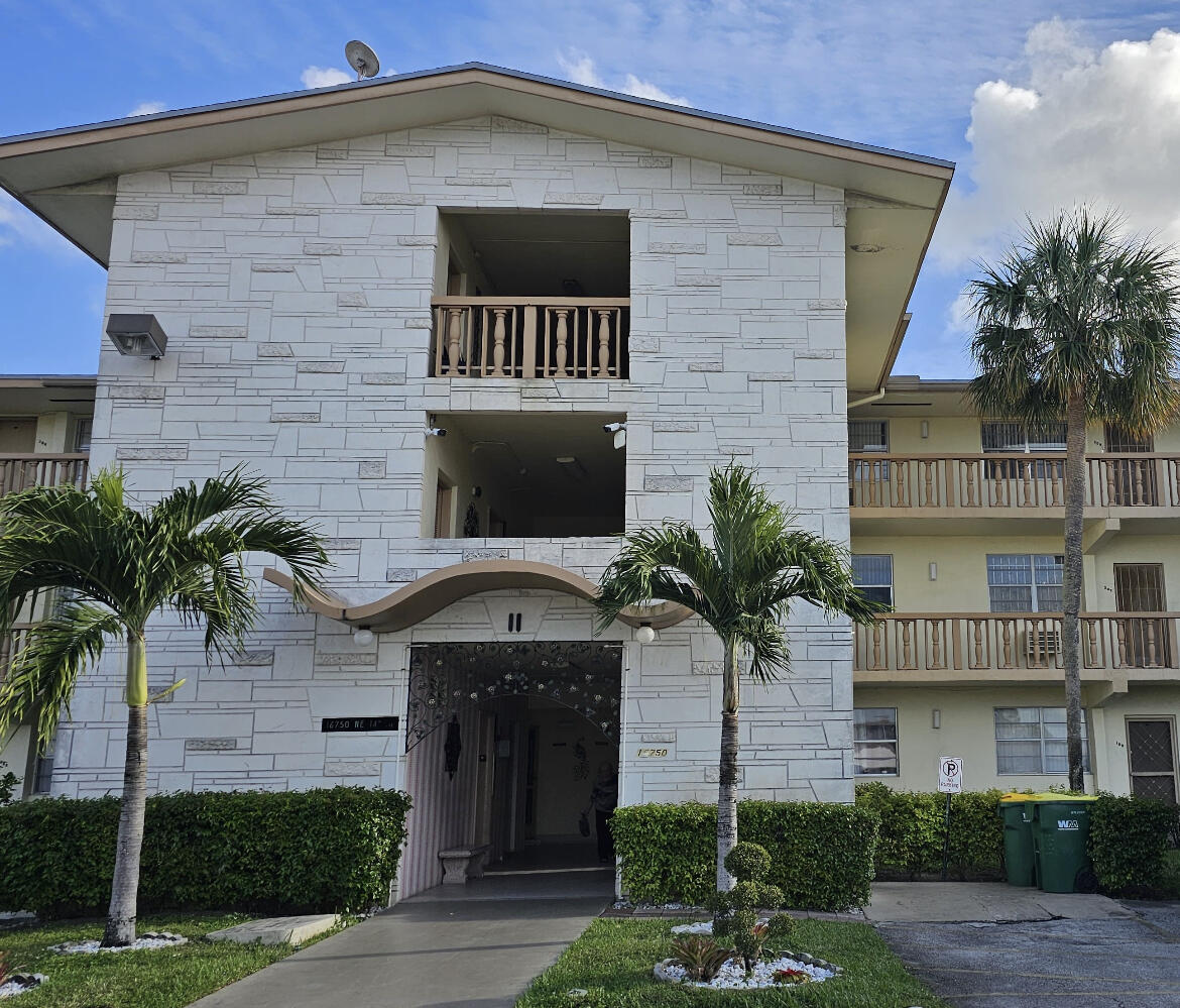 MAR-LEN GARDENS NO 11 CORP-CO-OP - Residential