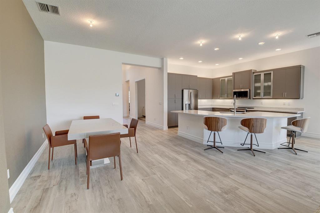 Valencia Bay - Residential