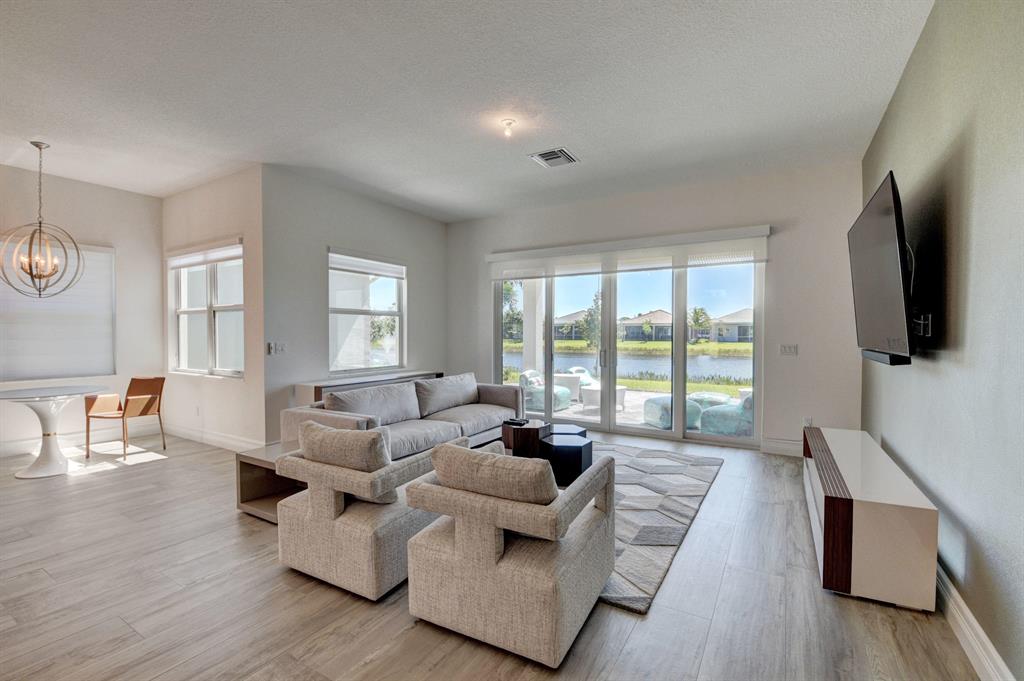 Valencia Bay - Residential