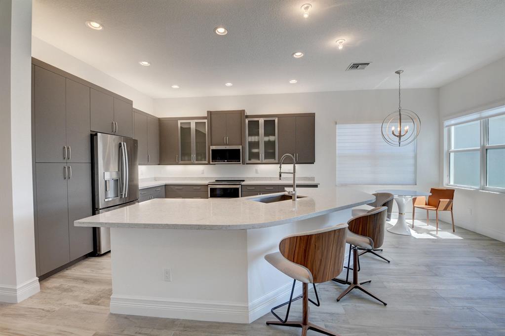 Valencia Bay - Residential