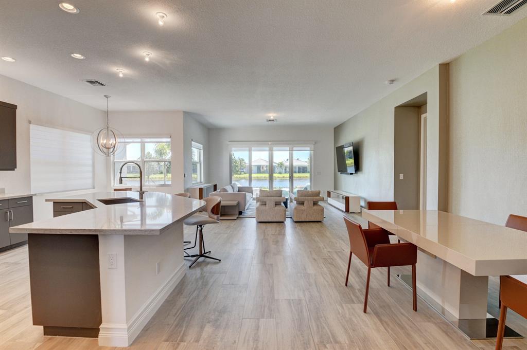 Valencia Bay - Residential