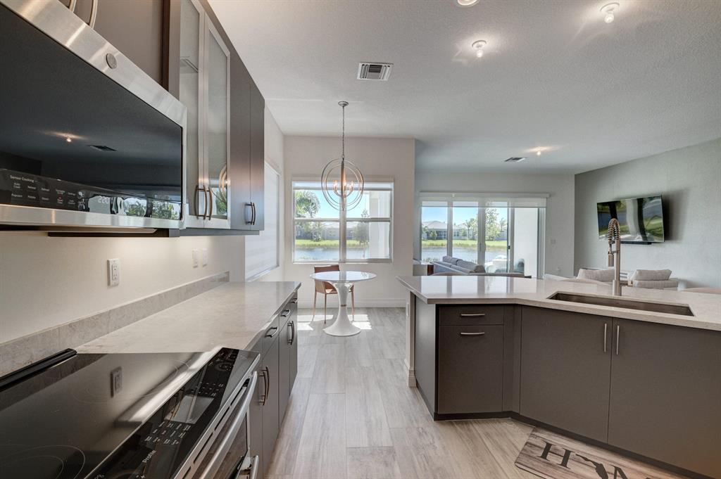 Valencia Bay - Residential