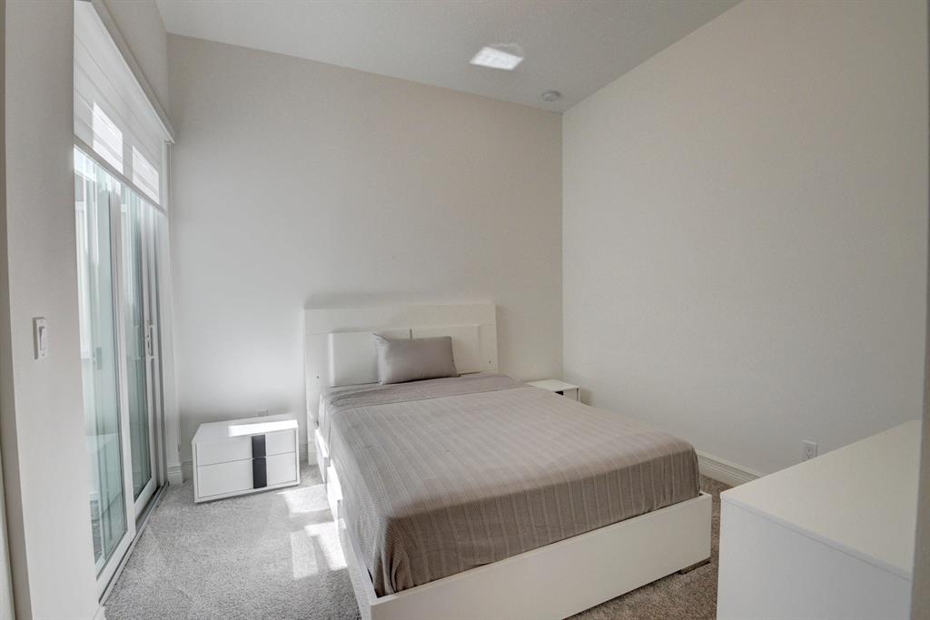 Valencia Bay - Residential