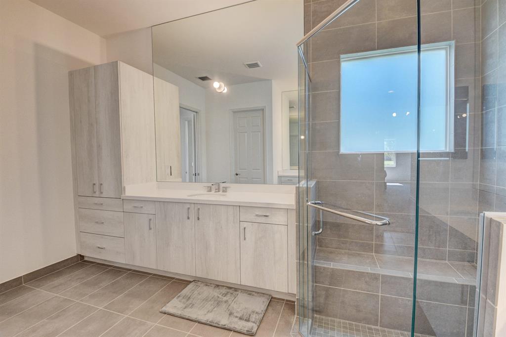 Valencia Bay - Residential