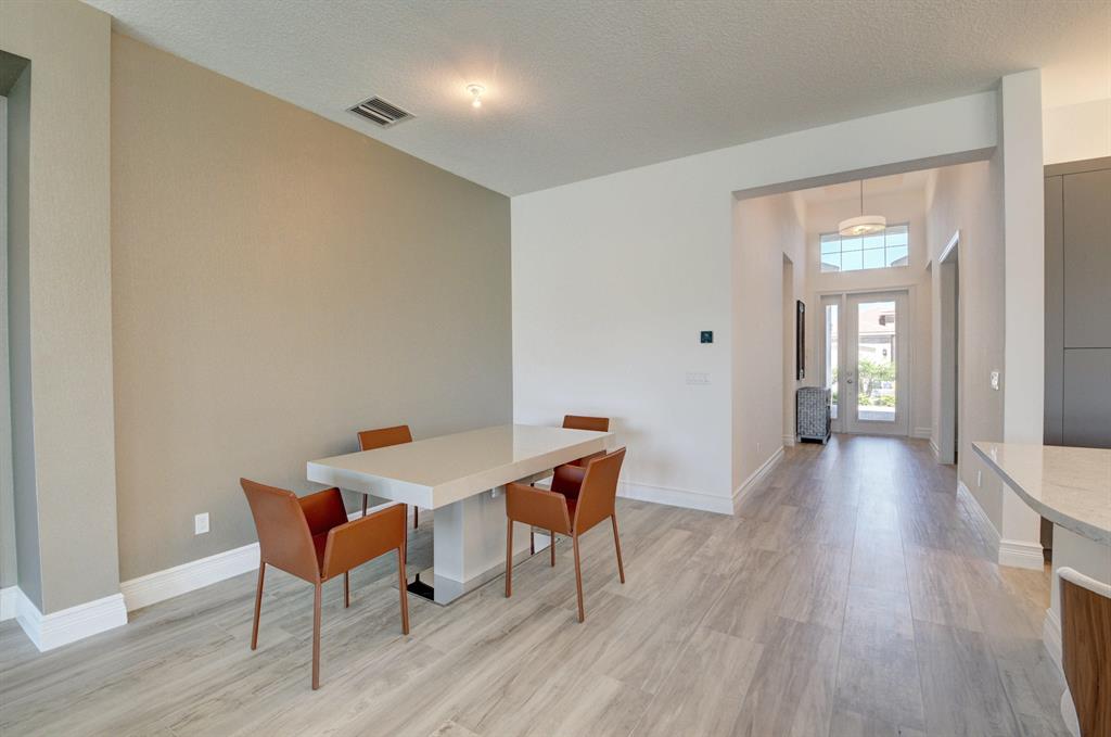 Valencia Bay - Residential