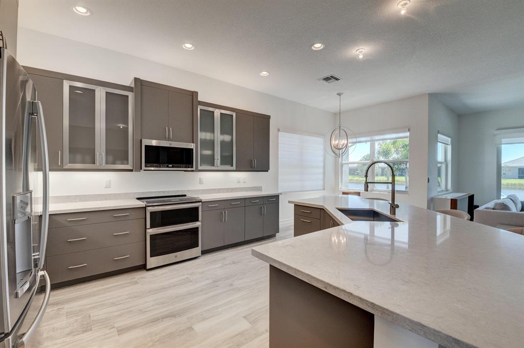 Valencia Bay - Residential