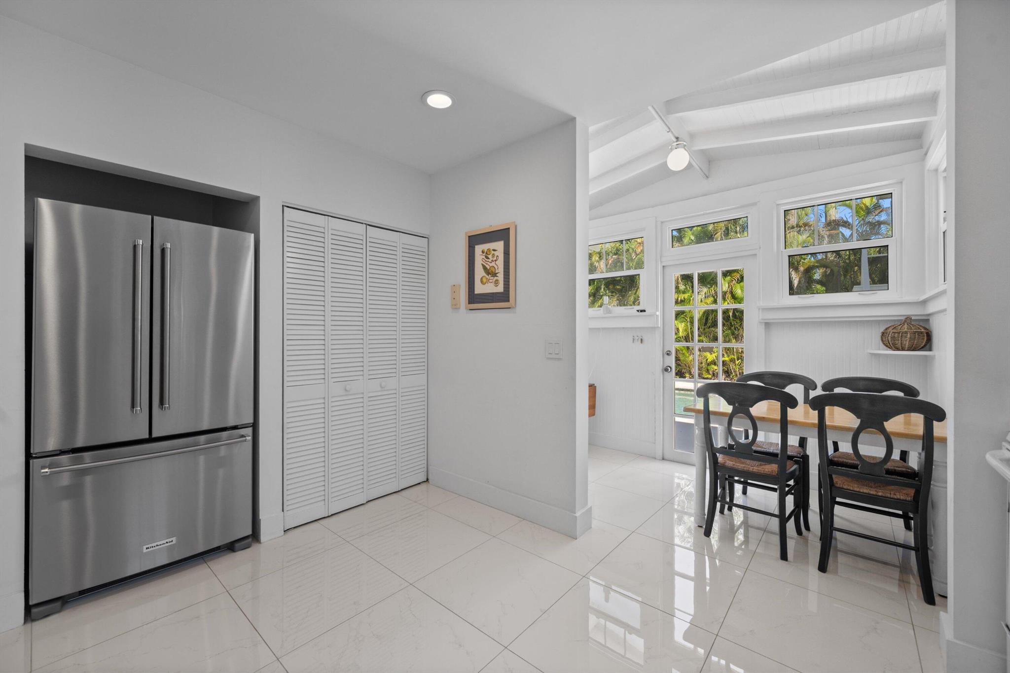 ROYAL PARK - Residential Lease