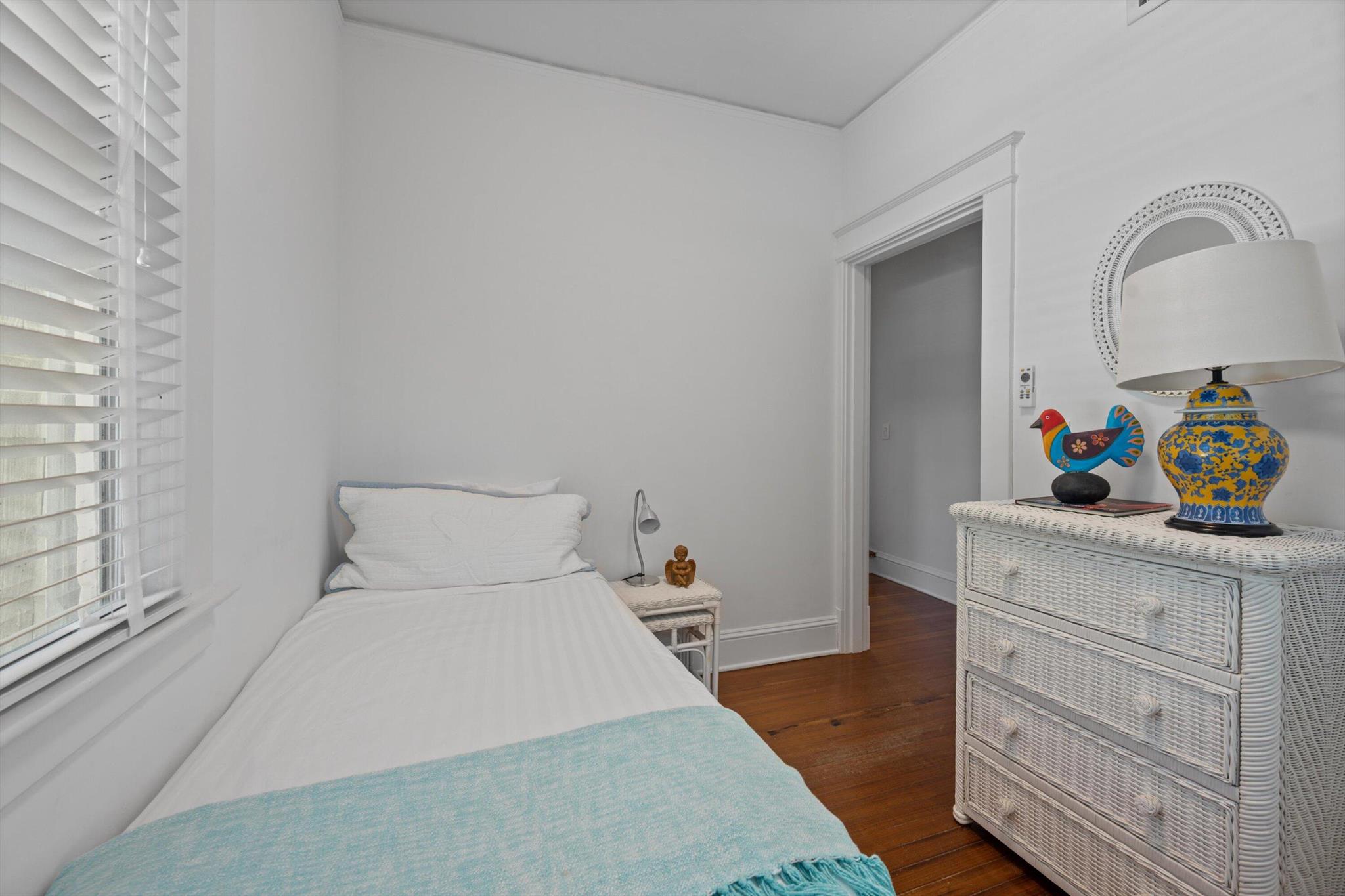 ROYAL PARK - Residential Lease