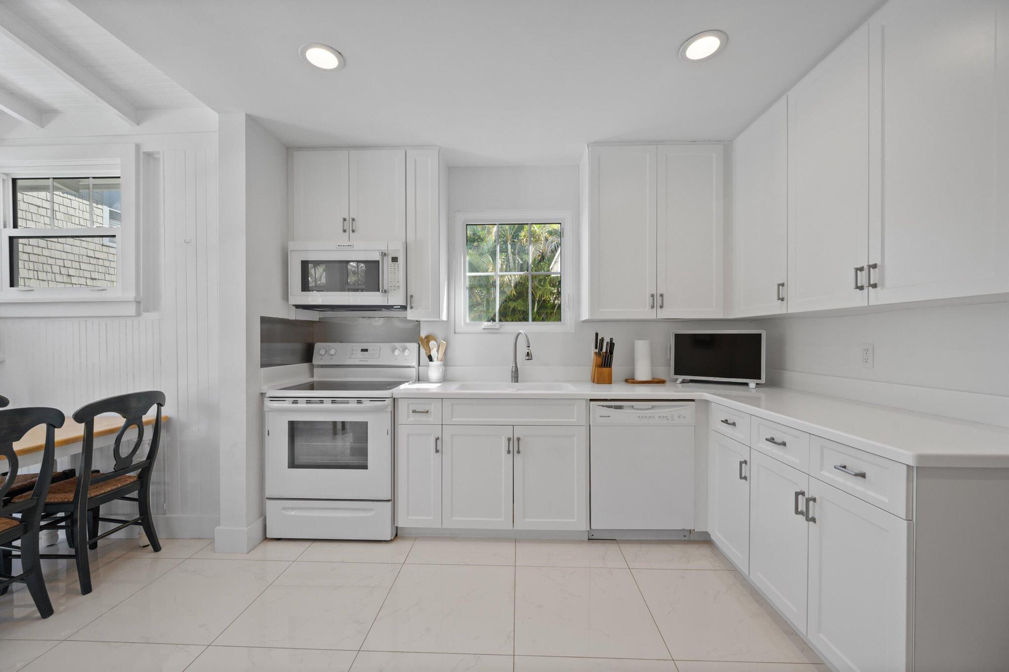 ROYAL PARK - Residential Lease