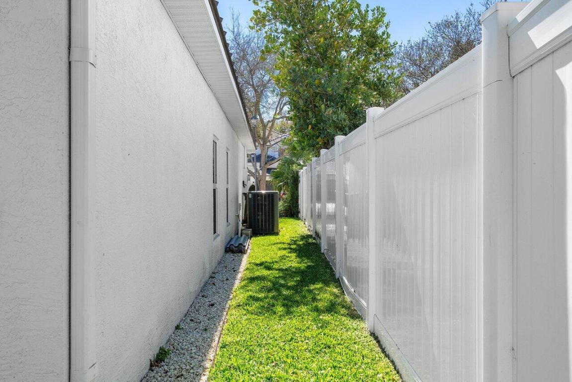 Delray Lakes - Residential