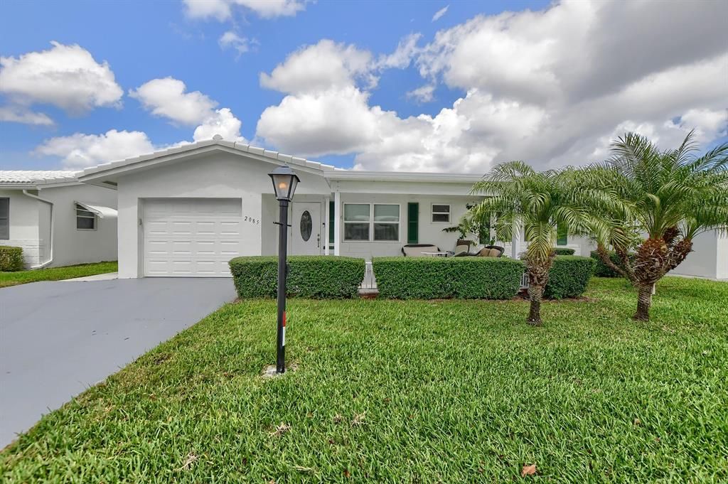 Photo of 2085 SW 14th Avenue, Boynton Beach, FL 33426 (MLS # R10793612)