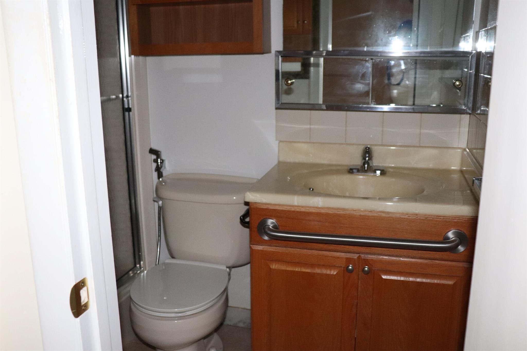 COUNTRY MANORS - Residential