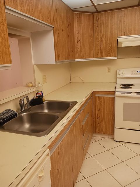 2304 Lucaya Lane N4 Coconut Creek FL 33066