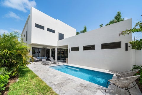 Tiny photo for 735 SE 4th Avenue, Delray Beach, FL 33483 (MLS # B26086991)