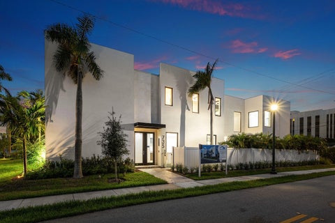 Tiny photo for 735 SE 4th Avenue, Delray Beach, FL 33483 (MLS # B26086991)