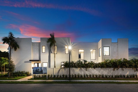 Tiny photo for 735 SE 4th Avenue, Delray Beach, FL 33483 (MLS # B26086991)