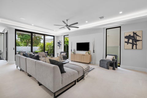 Tiny photo for 735 SE 4th Avenue, Delray Beach, FL 33483 (MLS # B26086991)
