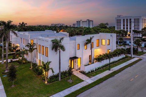 Tiny photo for 735 SE 4th Avenue, Delray Beach, FL 33483 (MLS # B26086991)